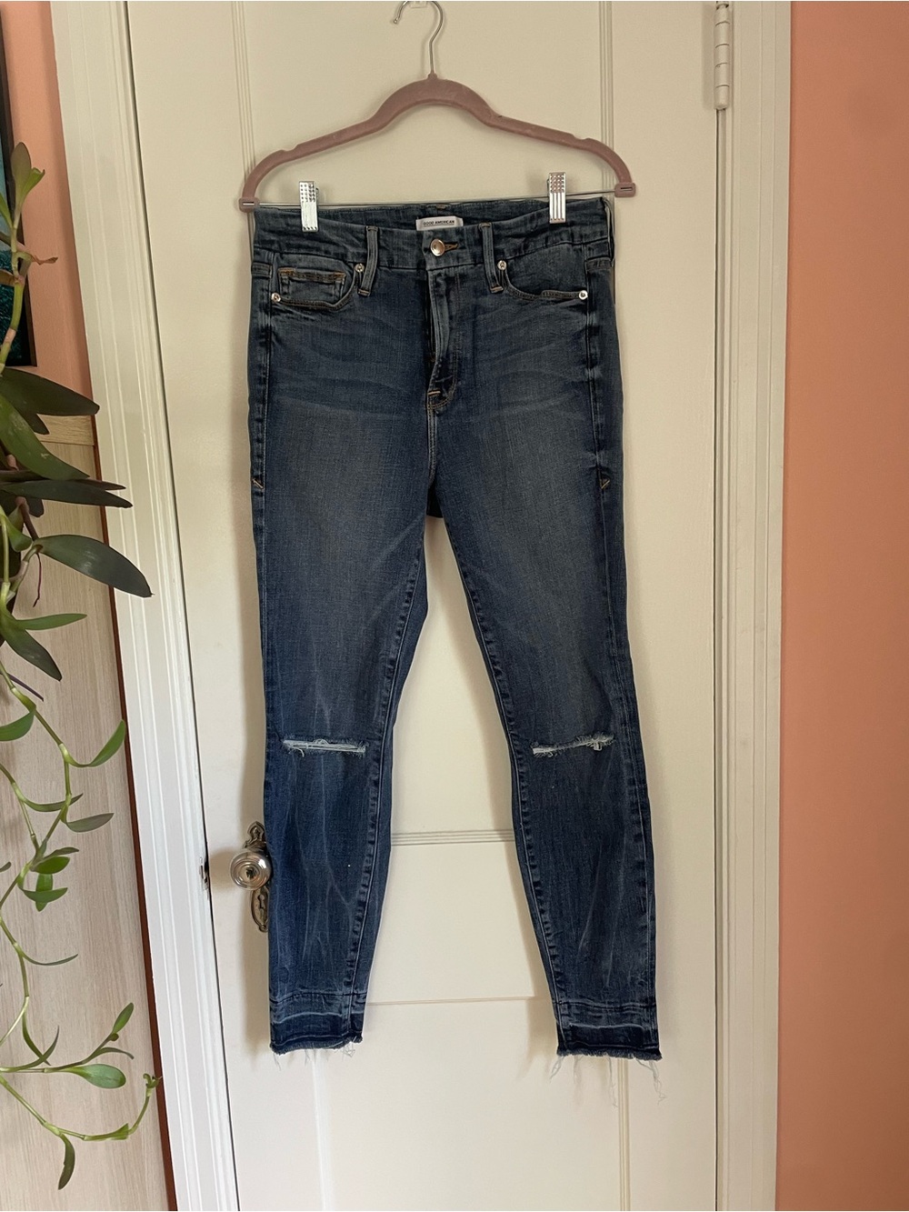 Good American Dark Blue Knee-Distressed Skinny Jeans